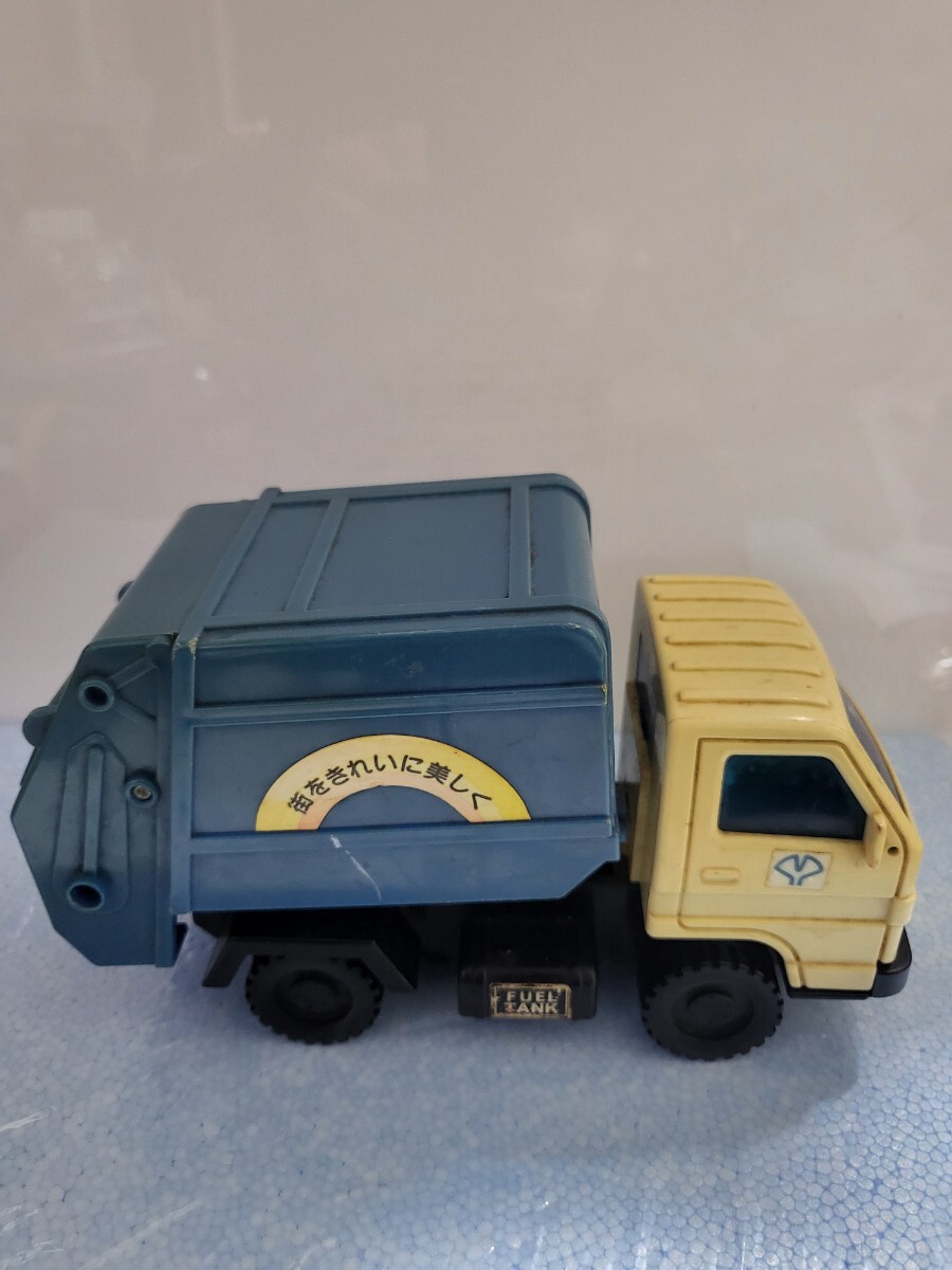 昭和当時物 トイコー フリクション ミニエルフシリーズ 清掃車 4 昭和当時物 トイコー フリクション ミニエルフシリーズ 清掃車 4