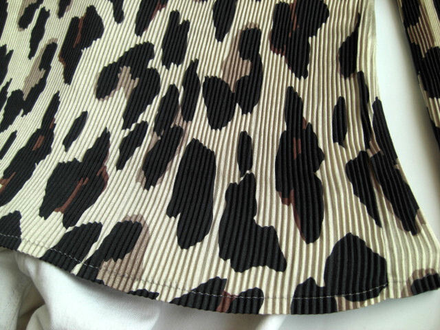 SPECCHIO[ spec chio] Leopard pattern pleat pull over blouse 40 postage 185 jpy 