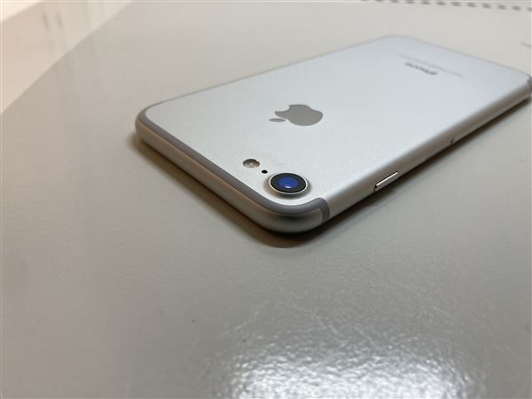 iPhone7[128GB] UQモバイル MNCL2J シルバー【安心保証】_画像4