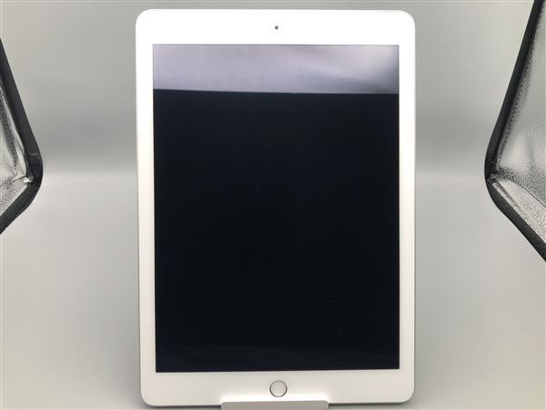 iPad 9.7インチ 第5世代[32GB] セルラー SoftBank シルバー【 …_画像3