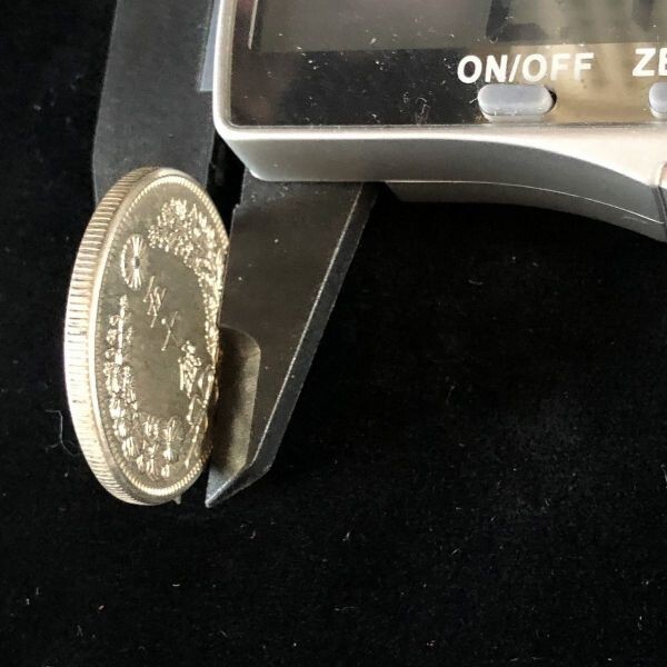 □  товар в хорошем состоянии   дракон  50 [мелкие] деньги  серебряная монета    период Мейдзи 6 год   современный   деньги (монета)   валюта    старинная монета   ...