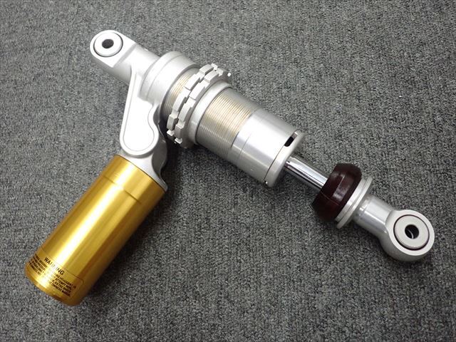 DUCATI　848/1098/1198対応　OHLINS　リアサスペンション　スプリングなし　オイル漏れあり_画像2