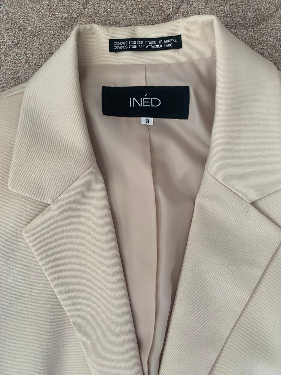 INED ベージュスカートスーツ 9号 美品