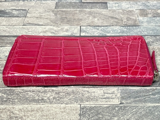  beautiful goods . leather crocodile car i knee round fastener Zippy wallet long wallet red red silver metal fittings glossy exotic leather 