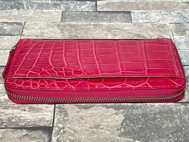  beautiful goods . leather crocodile car i knee round fastener Zippy wallet long wallet red red silver metal fittings glossy exotic leather 