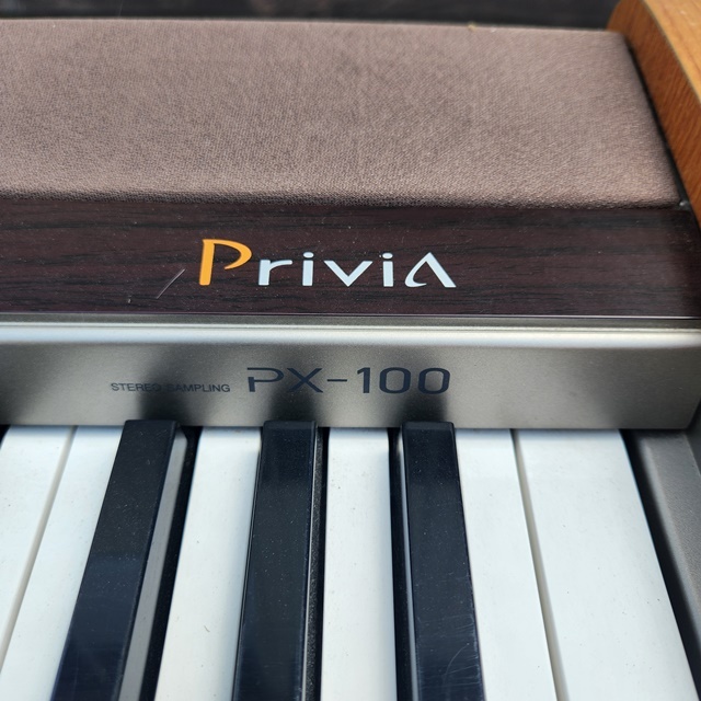 M1F CASIO PX-100　Privia　電子ピアノ　動作確認済み　音出し確認済み　ペダル付き　直接引取　分解発送 カシオ_画像3