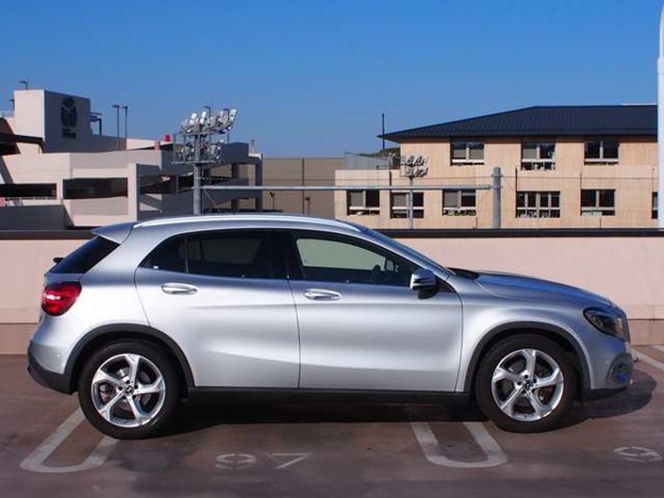 GLAクラス GLA220 4マチック 4WD パノラマルーフ_画像8