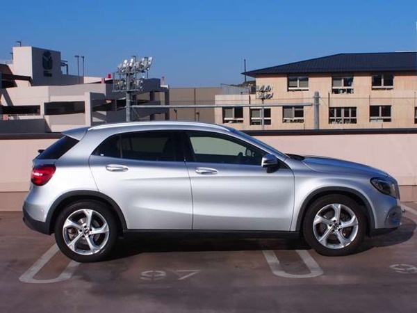 GLAクラス GLA220 4マチック 4WD パノラマルーフ_画像7