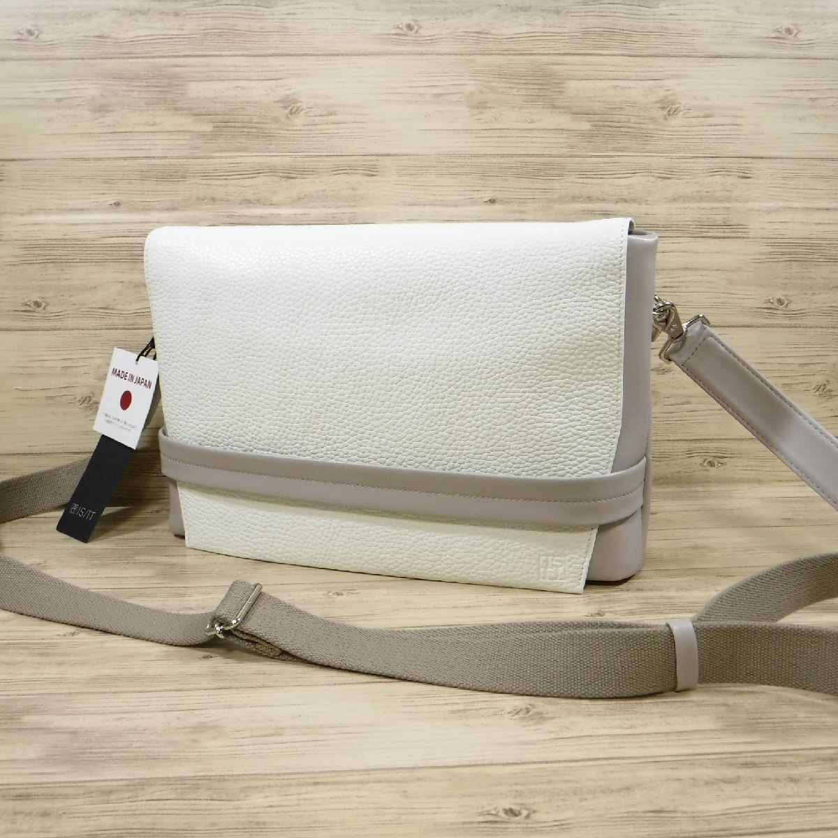 YY765izito regular price 19800 jpy new goods Italy cow leather leather shoulder bag 4WAY clutch bag combined use white to-b made in Japan IS/ITka start 939201