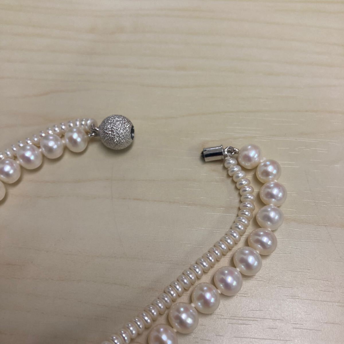 本真珠ネックレス　2連ネックレス　44.5cm 46g 玉サイズ最大7.5mm マグネット式　パールネックレス _画像4