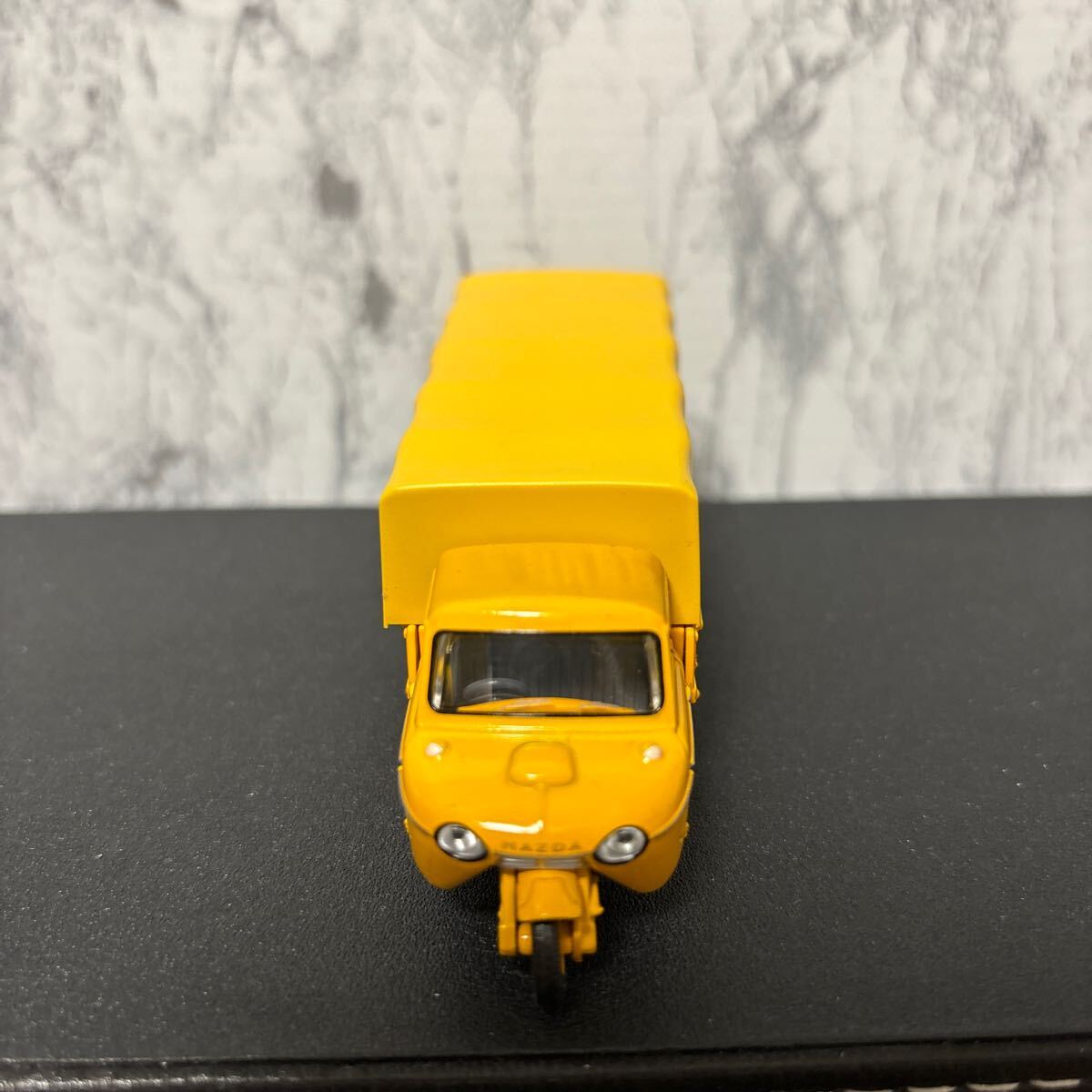 LV-51b Mazda T2000 Japan transportation ( yellow ) 1/64 scale Tomica Limited Vintage 