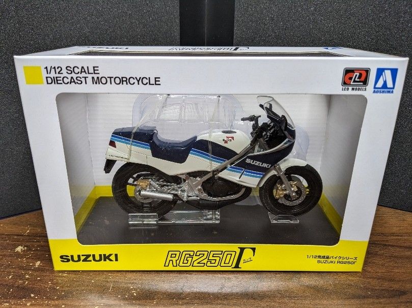 新品未使用【アオシマ】 1/12 スズキ RG250Γ ブルー×ホワイト ダイキャストミニカー