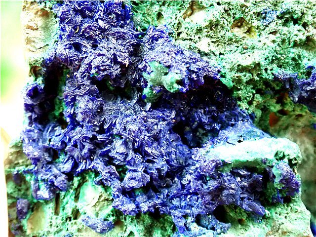 天然石極上質品アズライト【藍銅鉱】共生鉱物標本179U3-85U111Dの画像4