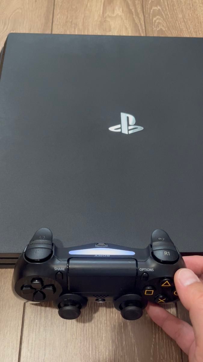 【美品】PlayStation 4 PRO 1TB