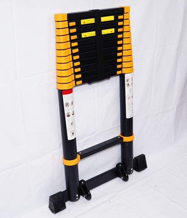  compact storage possibility flexible ladder 4.7m black! height adjustment free . possibility! high intensity aluminium . robust! ladder .. heights work .