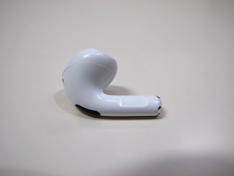 Apple純正 AirPods 第3世代 エアーポッズ MME73J/A 右 イヤホン 右耳のみ　A2565　[R]_画像4