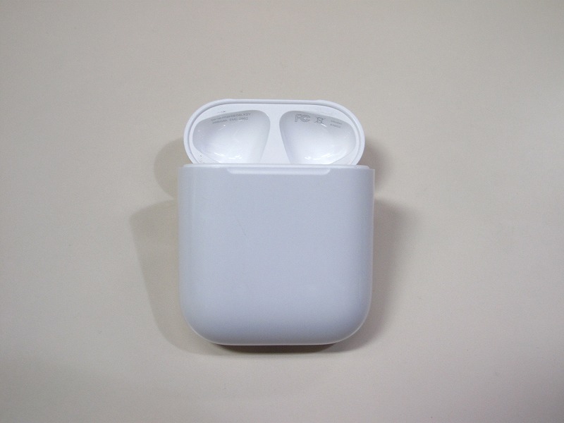 Apple純正 アップル Air Pods エアーポッズ ワイヤレスイヤホン A1602 充電ケースのみの出品です　ライトニング端子_画像2