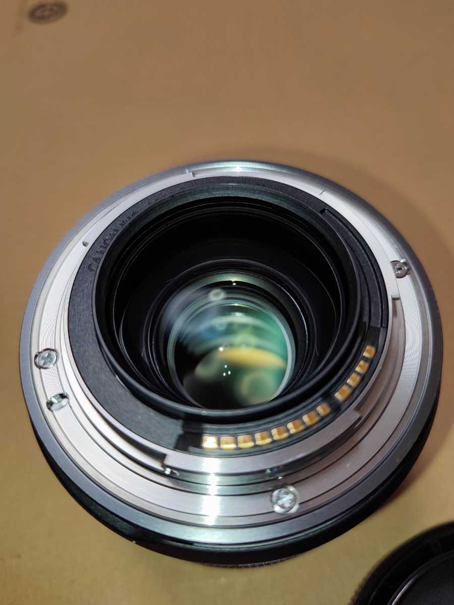 【Canon キヤノン】RF 35mm F1.8 マクロ IS STM _画像4