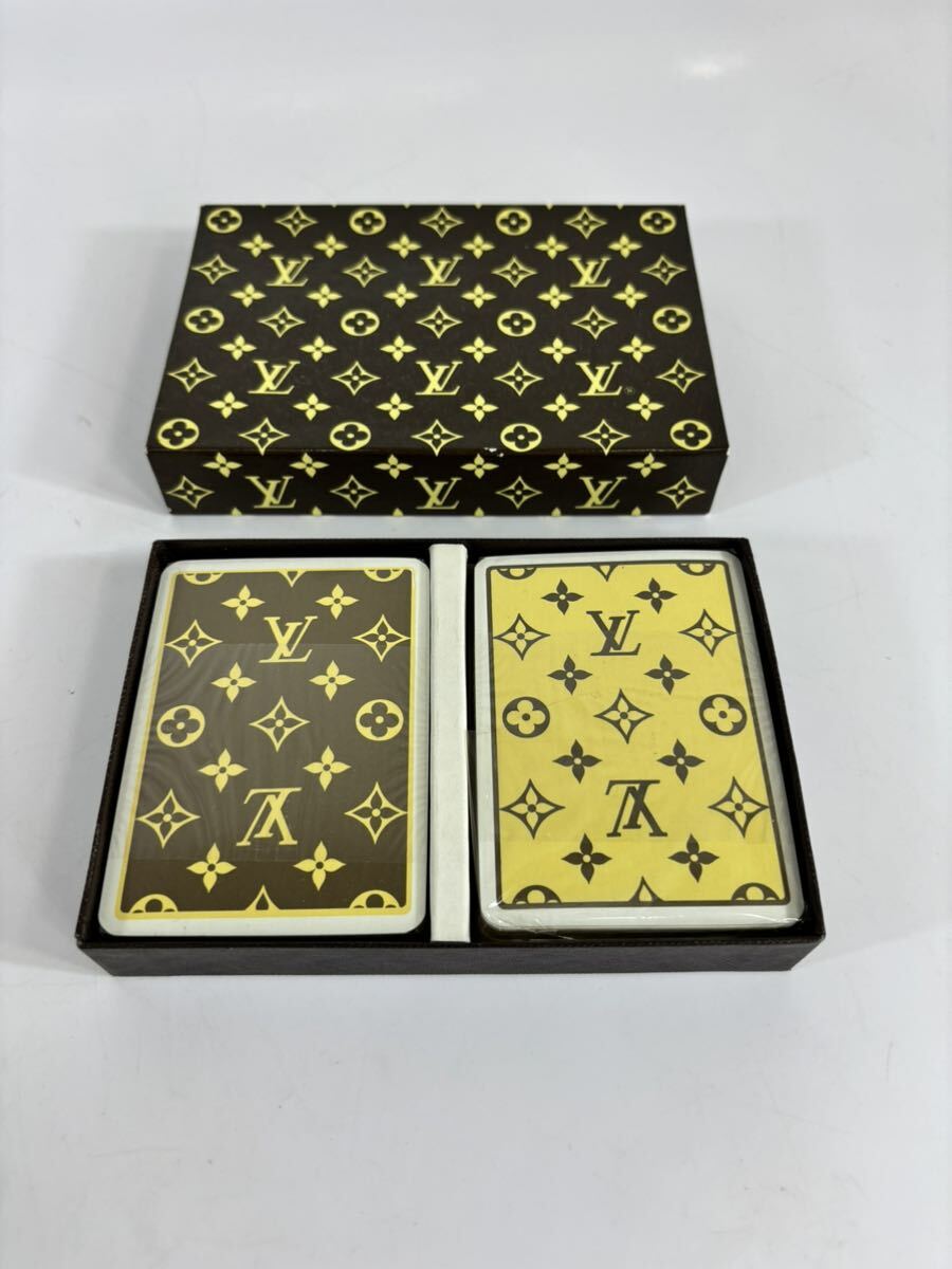 LOUIS VUITTON ルイ　ヴィトン 　トランプ ノベルティ 非売品 箱付き カードゲーム モノグラム _画像2