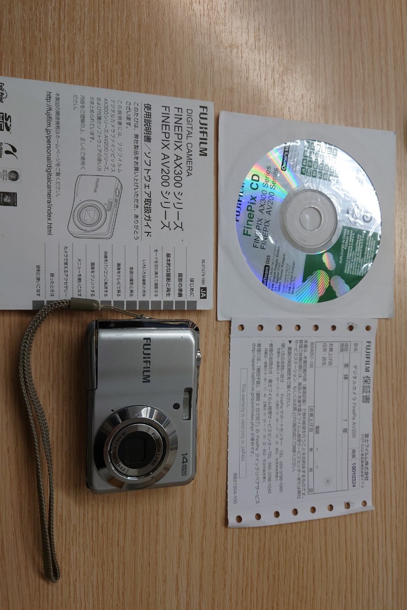 N★1円〜中古品 動作品 単三電池使用 富士フィルム FUJIFILM FinePix AV200 ファインピックス コンパクトデジタルカメラ の画像1