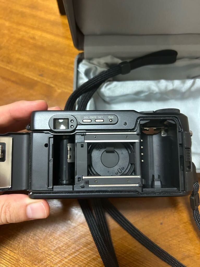FUJIFILM KLASSE BLACK 35mmフルオートカメラ　クラッセ　名機　コンパクトカメラ　富士フィルム　フィルムカメラ　ブラック　電池蓋欠損_画像7
