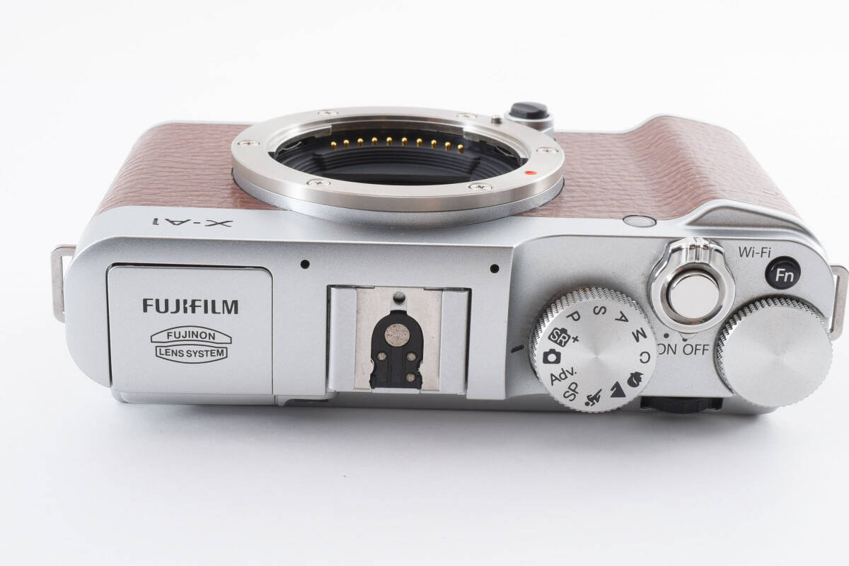 美品 フジフイルム Fuji Xシリーズ X-A1 ミラーレスデジタルカメラ ボディ ブラウン Fujifilm 598_画像6