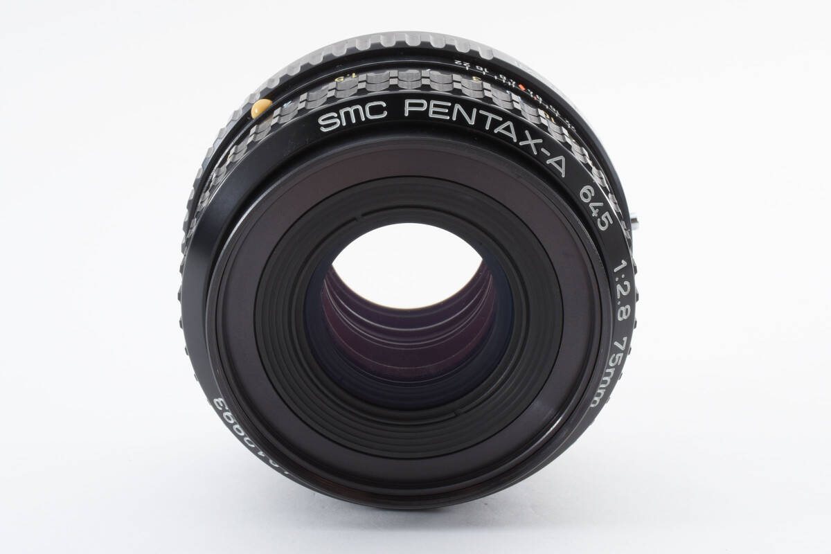 美品 SMC Pentax- A 645 75mm f/2.8 レンズ 645 N NII用 フード フィルター付き ペンタックス 608_画像2