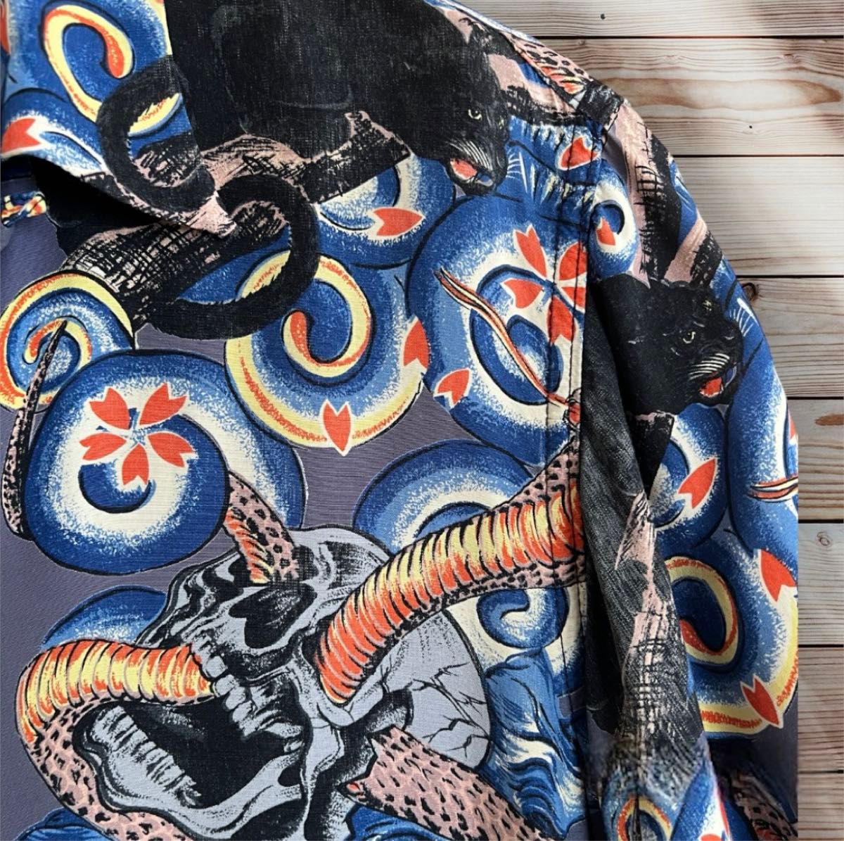 入手困難】90'sヒステリックグラマー アロハシャツ ドクロ 蛇 黒 入手困難】90'sヒステリックグラマー アロハシャツ ドクロ 蛇 黒