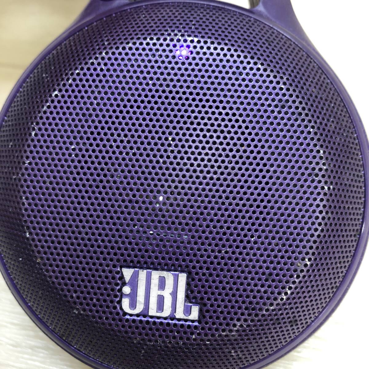 △JBL CLIP Bluetooth ポータブル スピーカー パープル ジェービーエル 音楽 オーディオ機器 音出し確認済 中古品△K73532の画像3