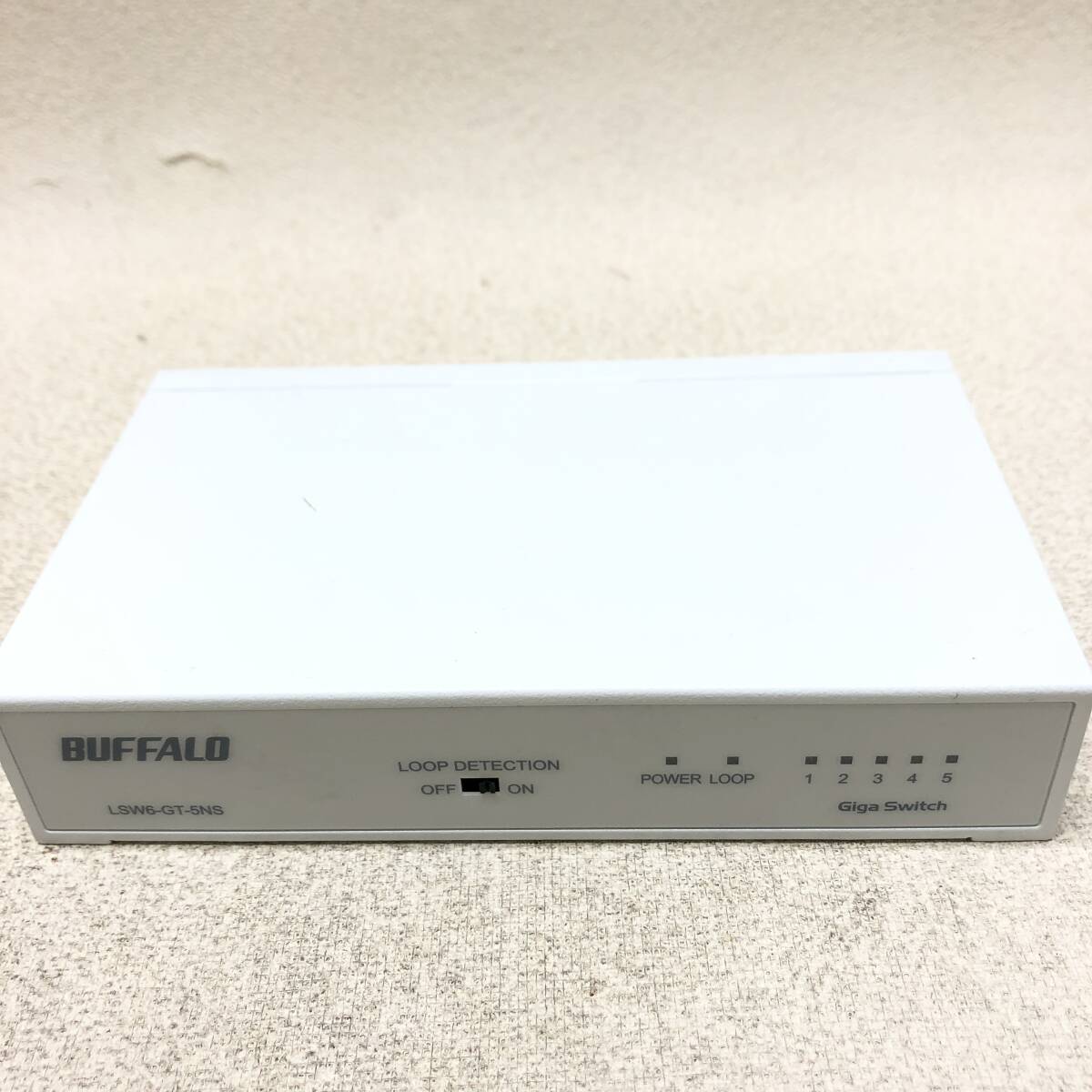 △BUFFALO バッファロー 5ポートスイッチハブ LSW6-GT-5NS Giga HUB 内蔵電源 マグネット付 通電のみ確認済 現状品△C73635_画像2