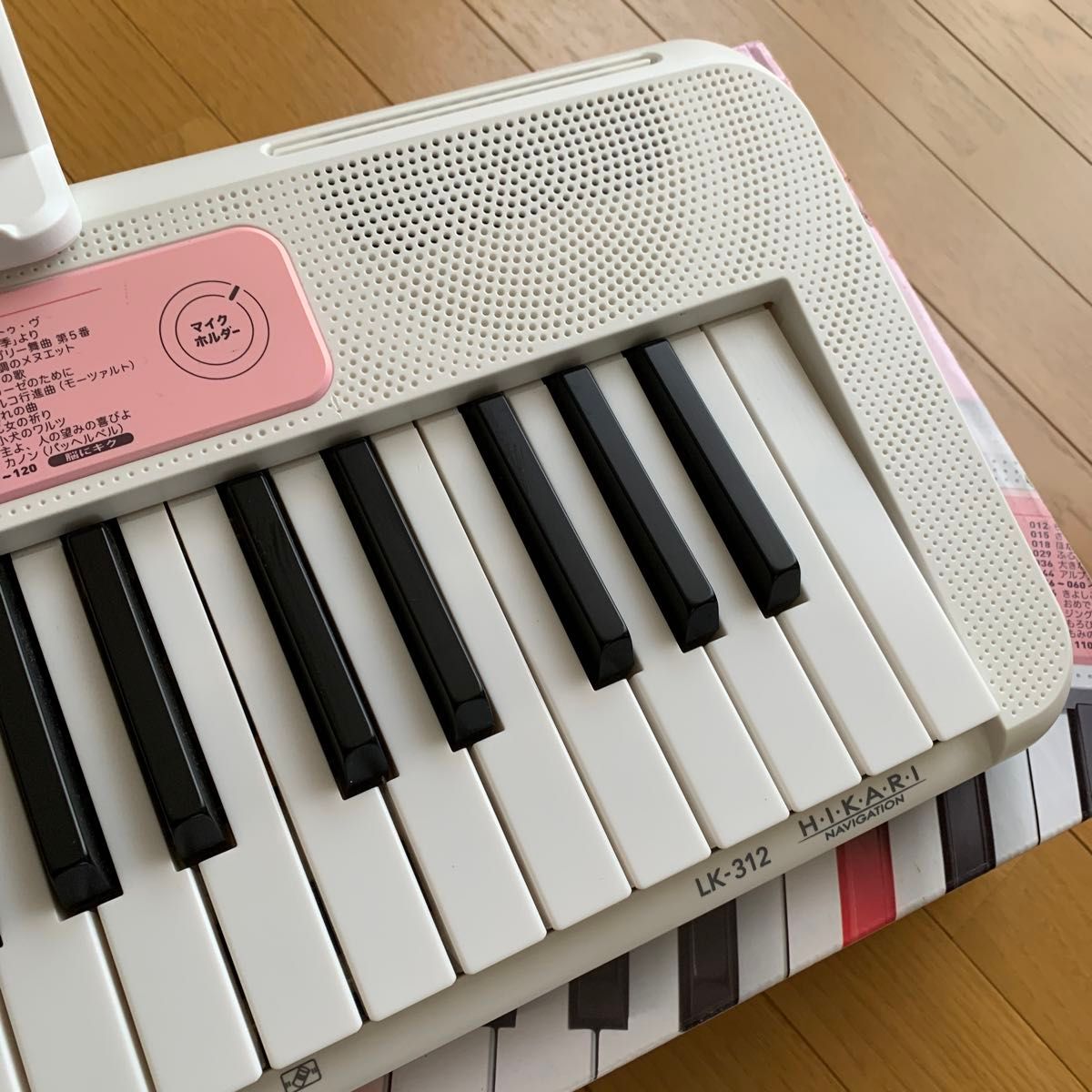 CASIO (カシオ) 61鍵盤 電子キーボード LK-312 [光ナビゲーション](ほぼ未使用品)