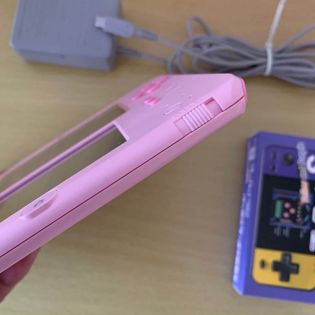 ニンテンドー2DS(ピンク)超美品とおまけのソフト(ポケモンサン)とミニ携帯ゲーム