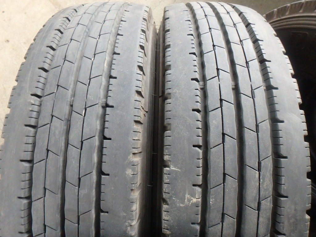 C862 バリ溝 送料無料【205/85R16 117/115】ダンロップ SPLT50 夏タイヤ 6本 2018年製 約8-8.5分山_画像2