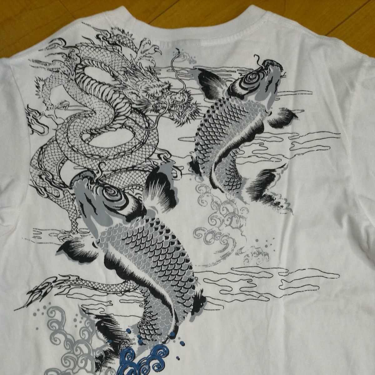 鯉に竜 和柄のメンズ半袖Tシャツ