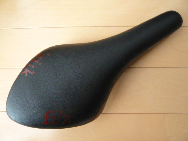 ★ Fizik フィジーク ARIONE アリオネ CARBON RAIL カーボンレール BLACK ブラック_画像1