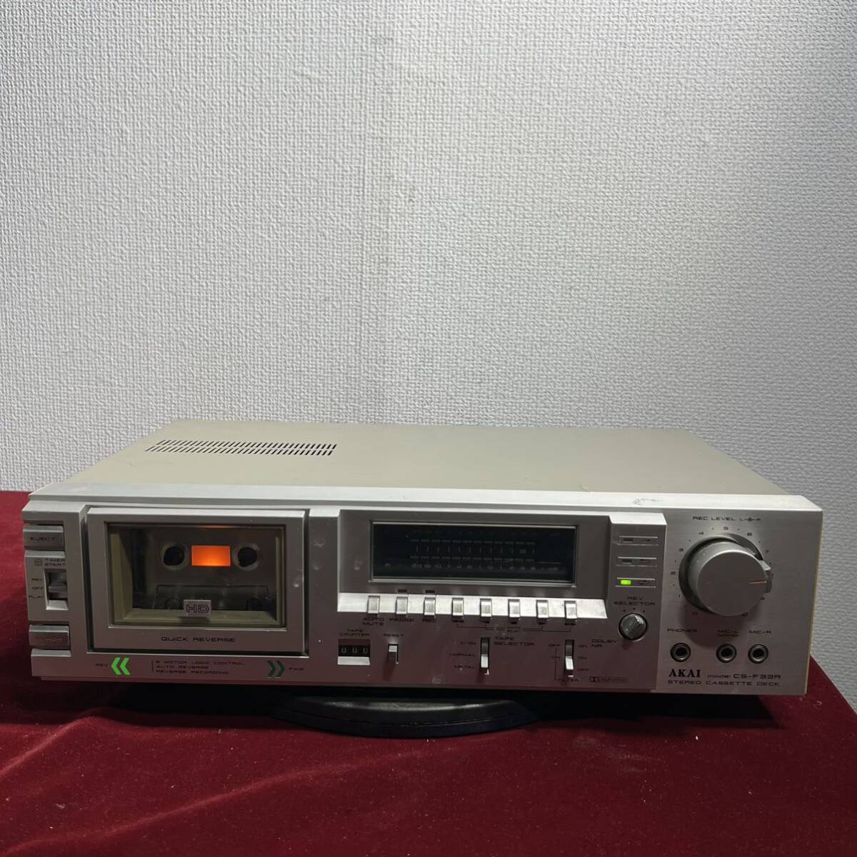 f06 【中古現状品・通電動作確認済】 AKAI アカイ ステレオカセットデッキ オーディオ機器 CS-F33R の画像1