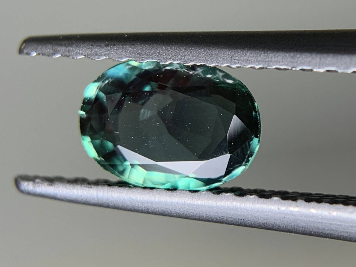 アレキサンドライト　0.81ct　India　GIA宝石鑑別書付き　Bluish Green changing to Grayish Purple　縦6.73×横4.95×高さ2.76　1608Y_画像5