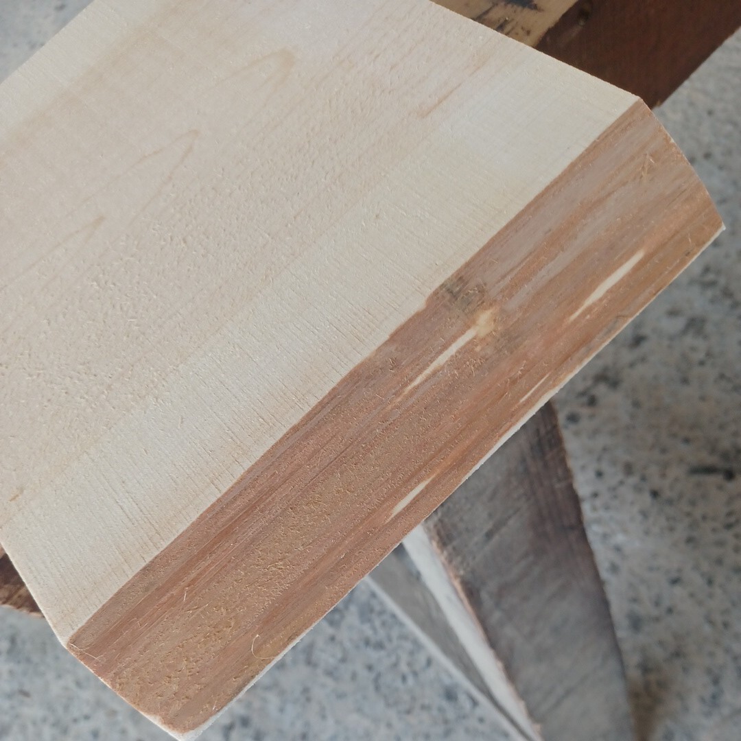 A-1706 【22×26.3～26.5×3.4cm】　国産ひのき　片耳付板　花台　テーブル　棚板　看板　一枚板　無垢材　桧　檜　DIY
