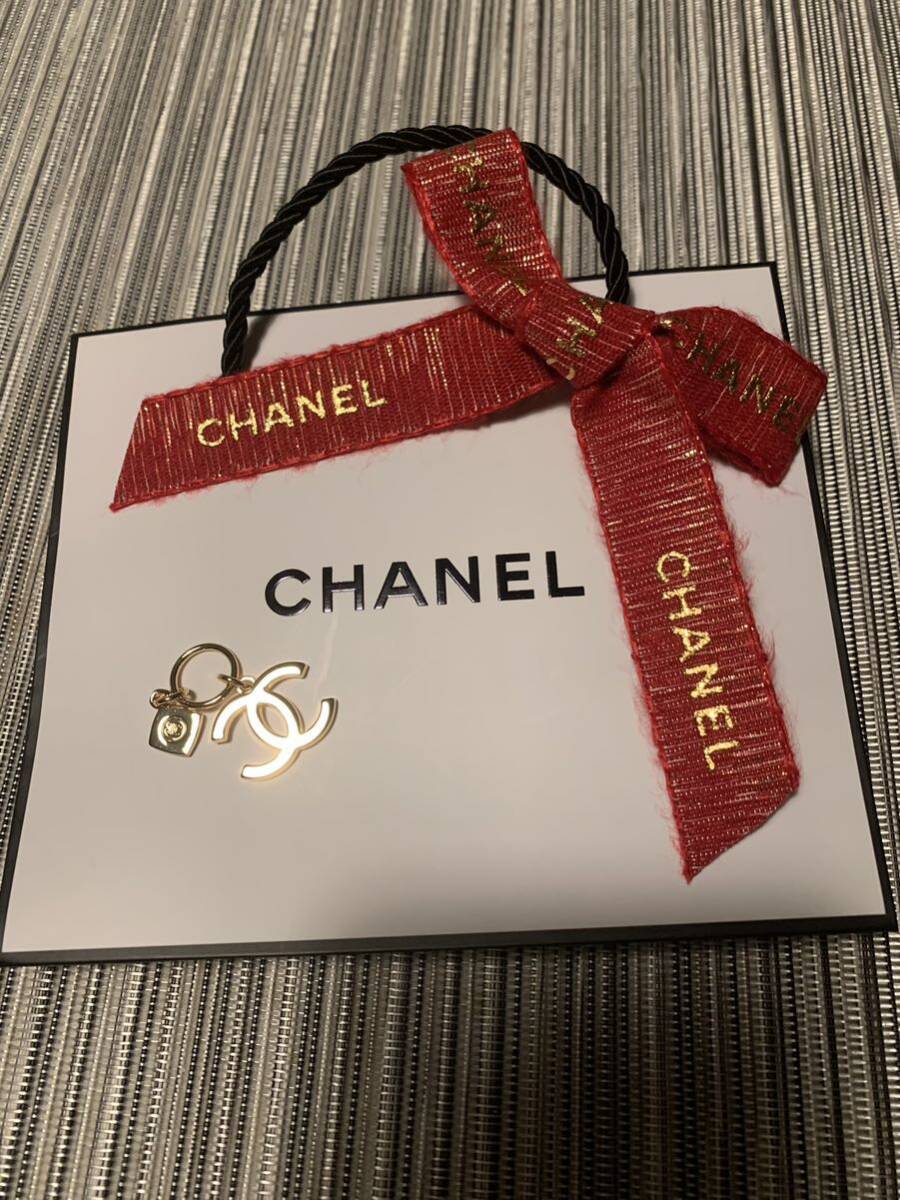 SALE 【CHANEL】ホリデー数量限定品 チャーム ネックレス チェーンセット & CECIL McBEE華やかワンピ_画像2