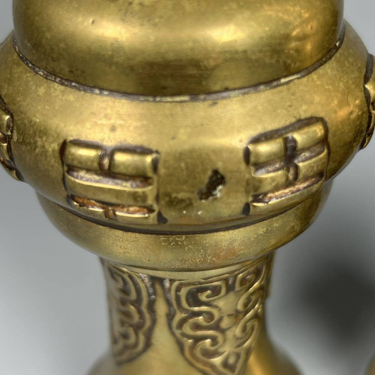A 銅万字八卦文花觚 花瓶 唐物 中国美術 花入 花器 中国古玩 時代物 銅製 一対 清時代_画像8