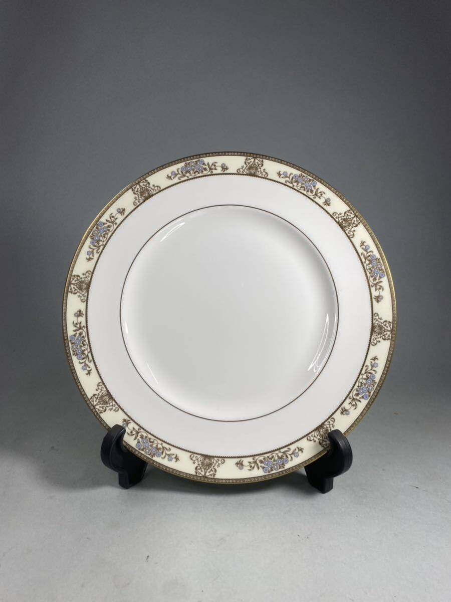 D240513-2【未使用】英国 WEDGWOOD ウェッジウッド CLIVEDEN 27cm ディナープレート 洋食器 平皿 _画像3