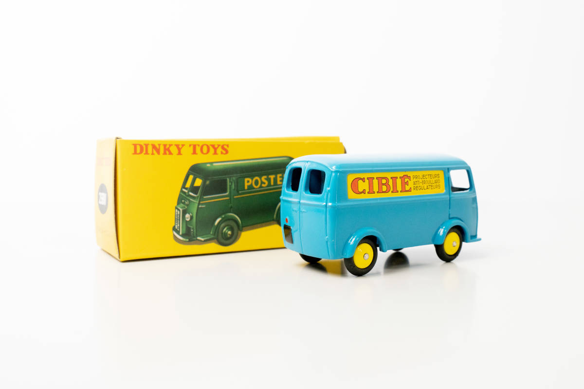 Dinky toys ディンキートイズ ミニカー fourgon postal　1/43　郵便局
