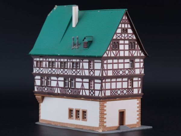 KIBRI structure tree collection .. hotel zum Riesen Miltenberg N gauge 