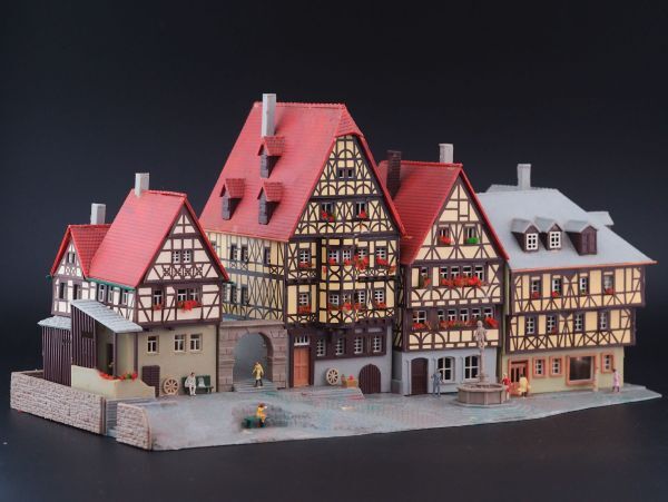 KIBRI structure tree collection .. street average .Miltenberg N gauge 