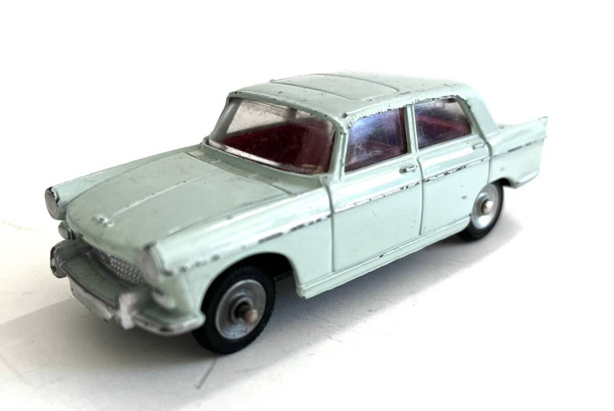 1/43 popular rare goods Peugeot 404