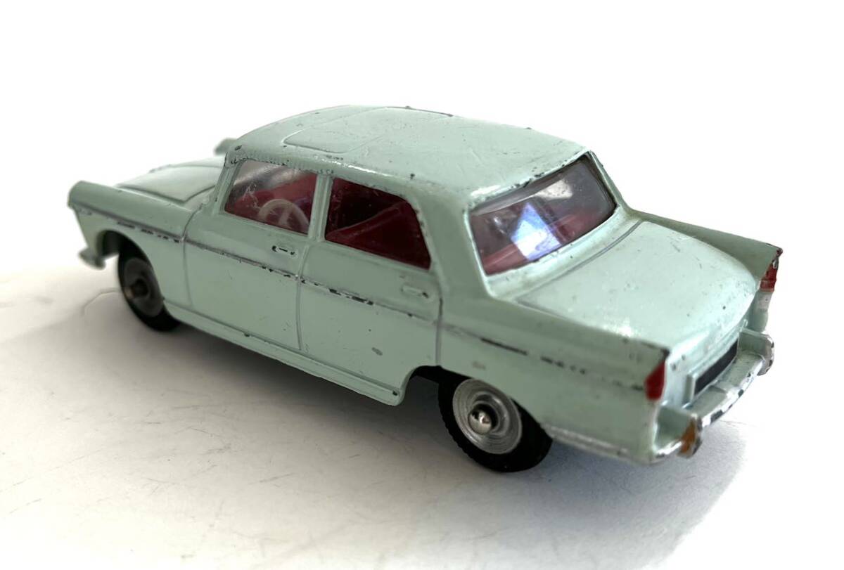 1/43 popular rare goods Peugeot 404