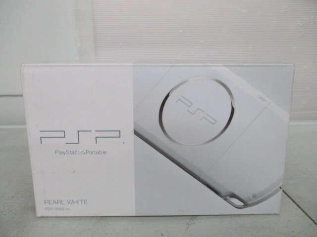 G3034 送料無料！PSP プレイステーション・ポータブル パール・ホワイト PSP-3000PW 中古品/動作確認済み/メモリー8GB付の画像1