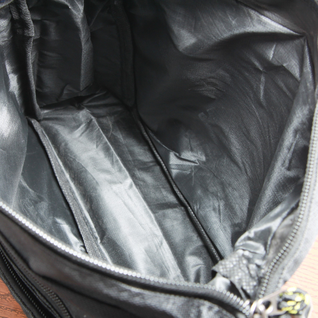 ショルダーバッグ　斜め掛け等　メンズ・レディース　ブラック　多用途なバッグ　新品　未使用品⑥