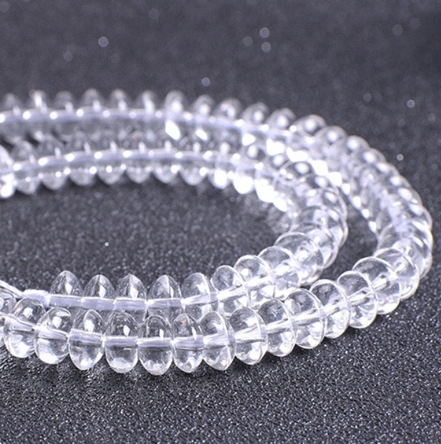 ボタンカット水晶　クリスタル（白水晶）約8㎜×4㎜ 約100粒 透明 ロンデル　未使用品