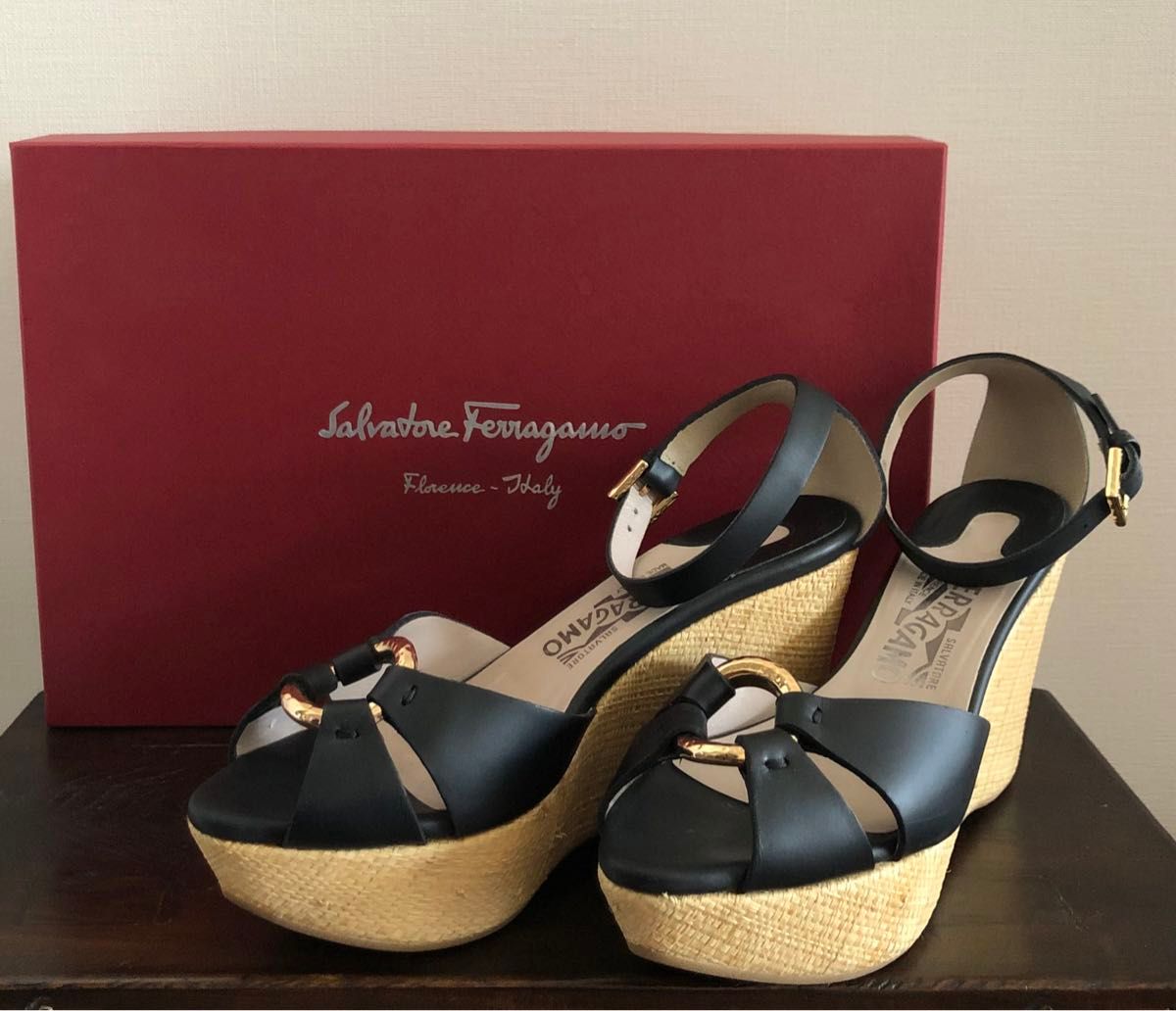フェラガモFERRAGAMO ウェッジソールサンダル フェラガモFERRAGAMO ウェッジソールサンダル
